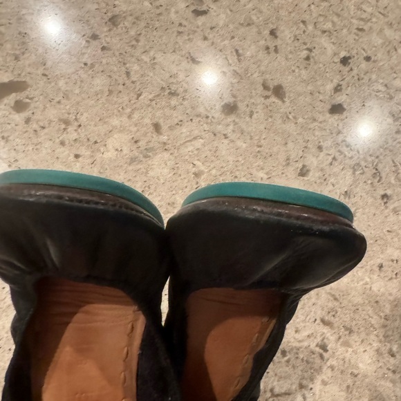 Size 8 black matte leather Tieks. Beautiful. Classic - Picture 3 of 6